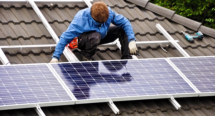 Paneles solares en un hogar