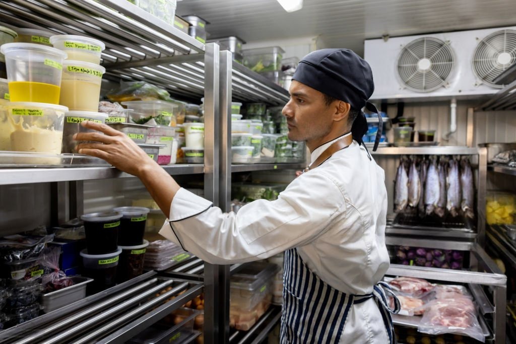 Manipulador De Alimentos De Mayor Riesgo Y Etiquetado De Alimentos 