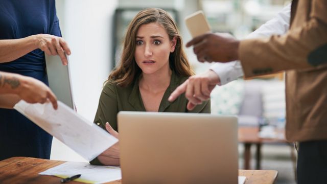 Efectos del Estrés en las Relaciones Interpersonales en el Trabajo
