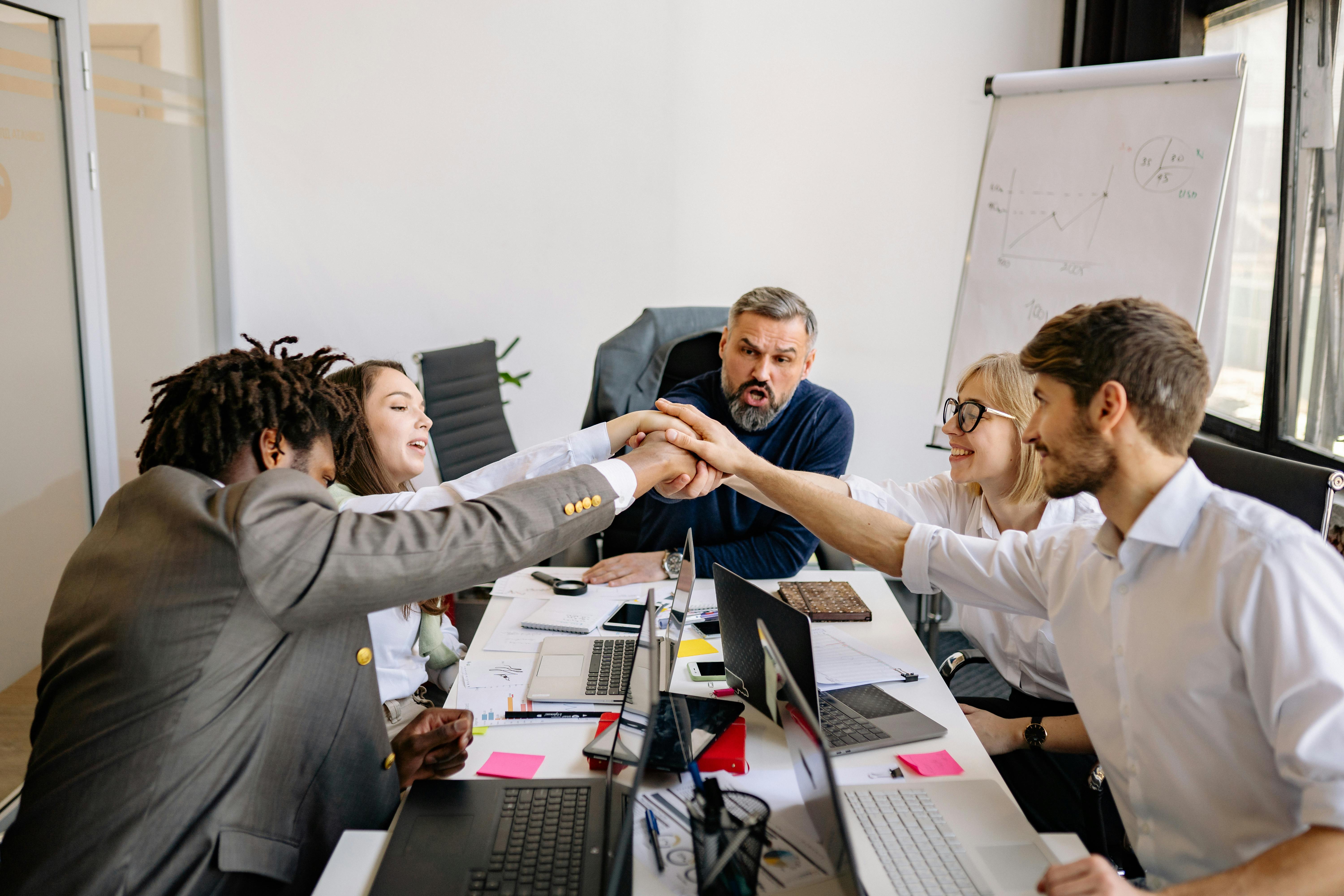 Estrategias clave de SEO para destacar servicios especializados en entornos competitivos