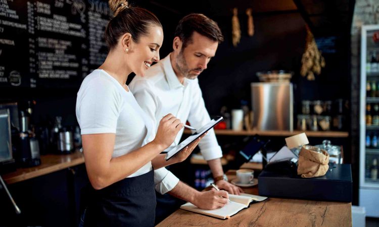 Curso online de Gestión del negocio y servicios en restaurantes y bares
