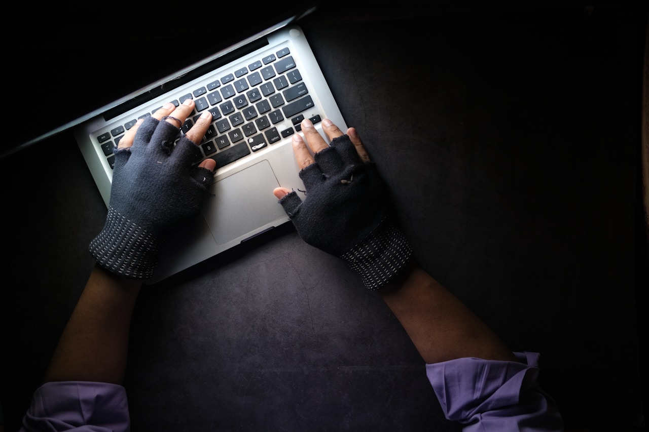 Ciberdelitos y derecho digital para abogados