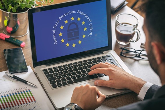 Curso online de Prompts en el sector domina