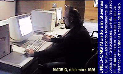 Juan Guillermo Ossa, especialista de Ciberaula, en la UNED, 1996